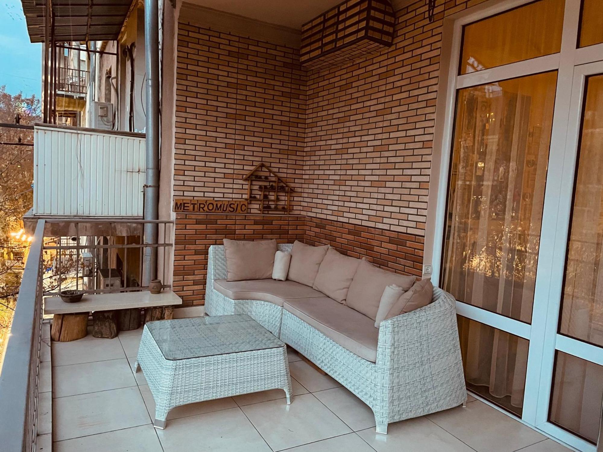 Bright And Modern 4Br Apartment - Center Of Yerevan Ngoại thất bức ảnh