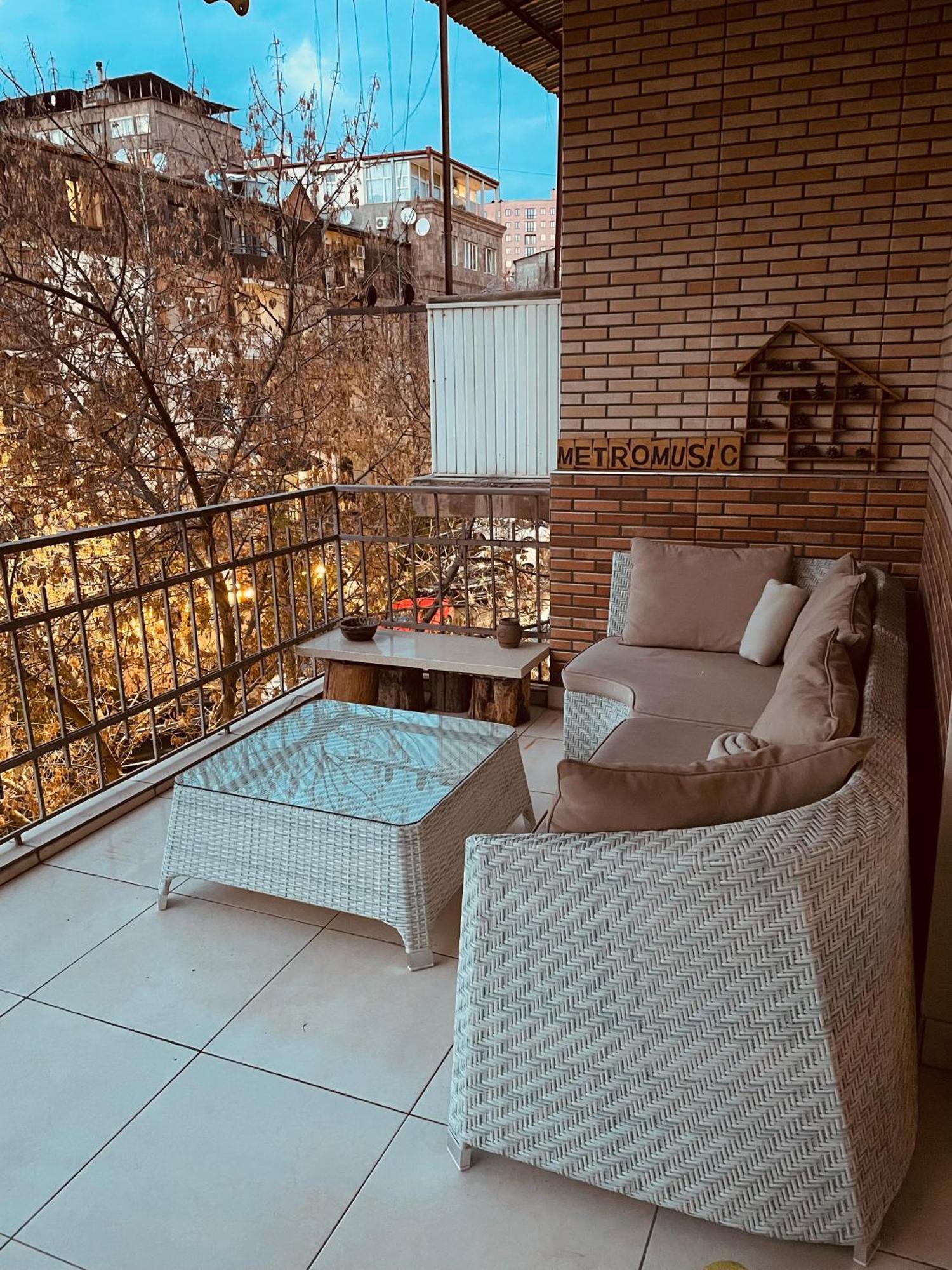 Bright And Modern 4Br Apartment - Center Of Yerevan Ngoại thất bức ảnh
