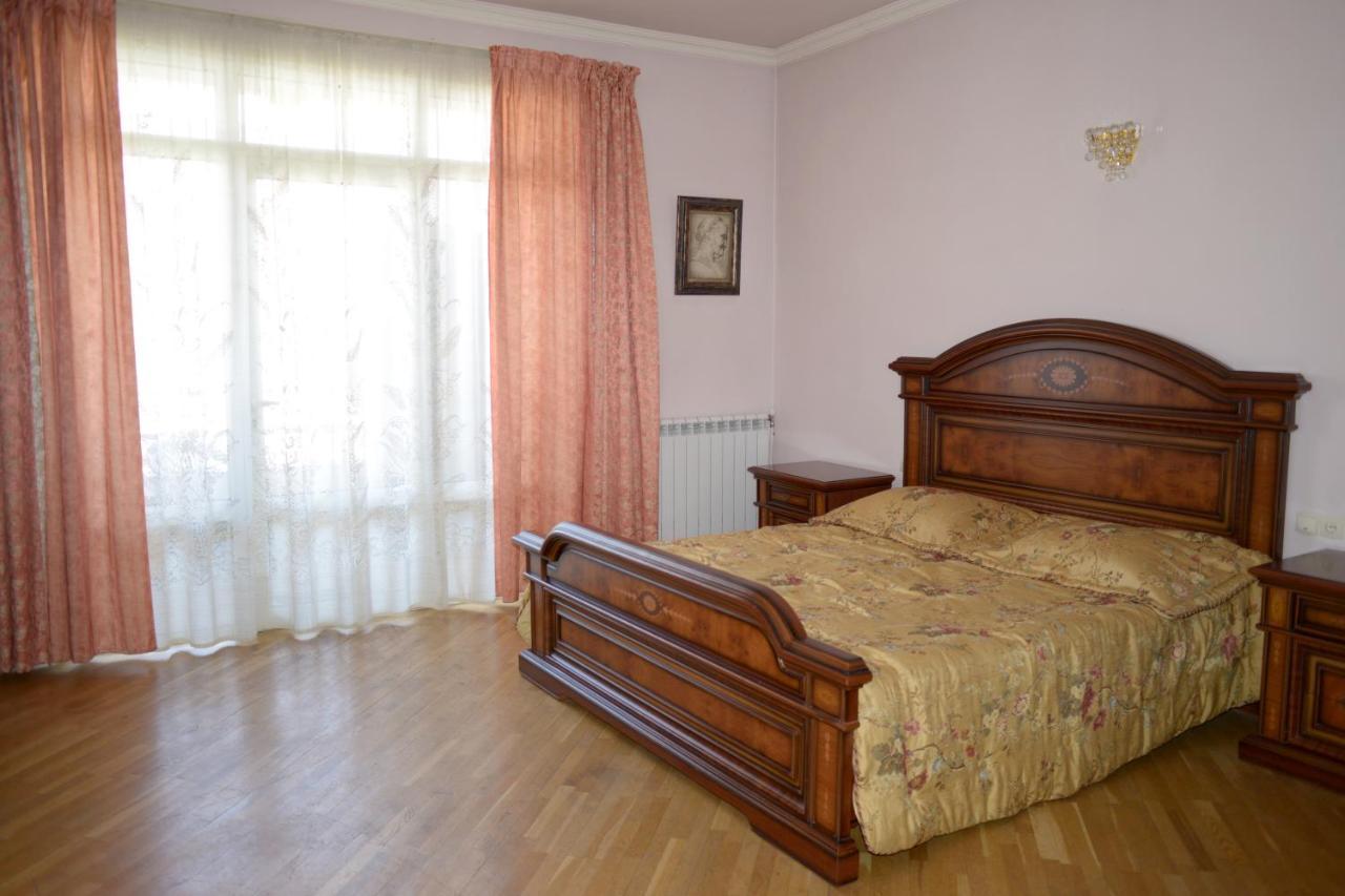 Bright And Modern 4Br Apartment - Center Of Yerevan Ngoại thất bức ảnh