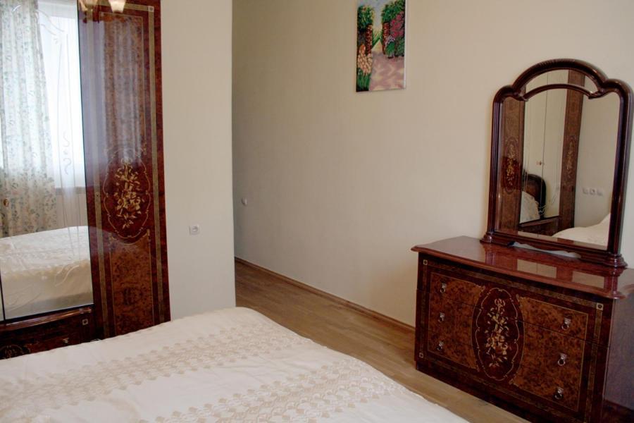 Bright And Modern 4Br Apartment - Center Of Yerevan Ngoại thất bức ảnh